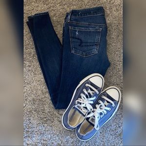 American Eagle Distressed Super Stretch Skinny Jeans Like New Size 4